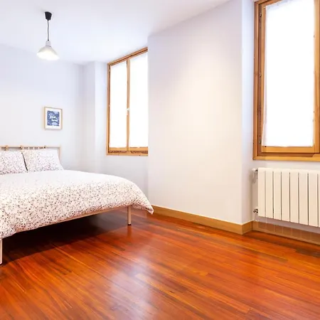 Apartamento Isozaki Home, Guggenheim Y Glamour *