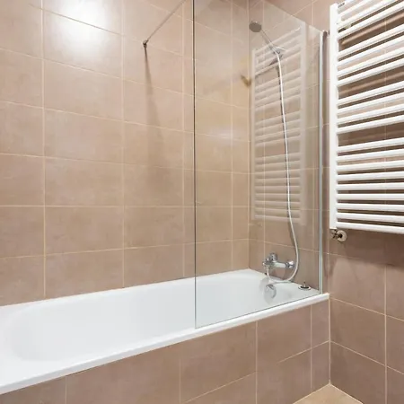 Apartamento Isozaki Home, Guggenheim Y Glamour