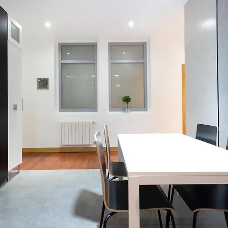 Isozaki Home, Guggenheim Y Glamour *
